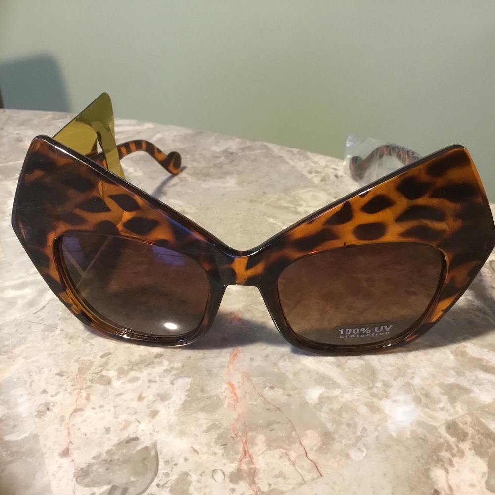Nicki Minaj Leopard Cat Frame Sunglasses (100% UV)